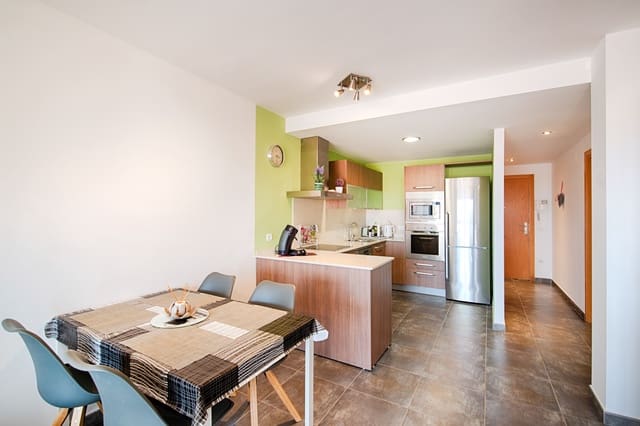 1 sypialnia Apartament na sprzedaż w Empuriabrava, Castelló d'Empúries z basenem - 176 000 € (Ref: 10004742)