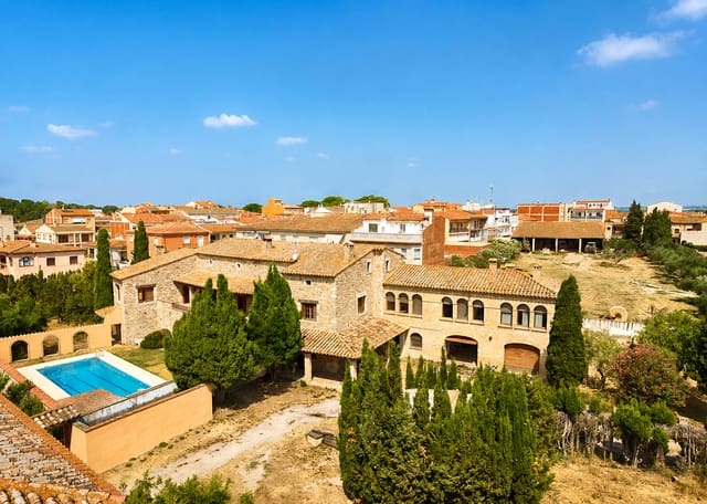 11 quarto Casa em Banda para venda em Castelló d'Empúries com piscina garagem - 2 800 000 € (Ref: 10009952)