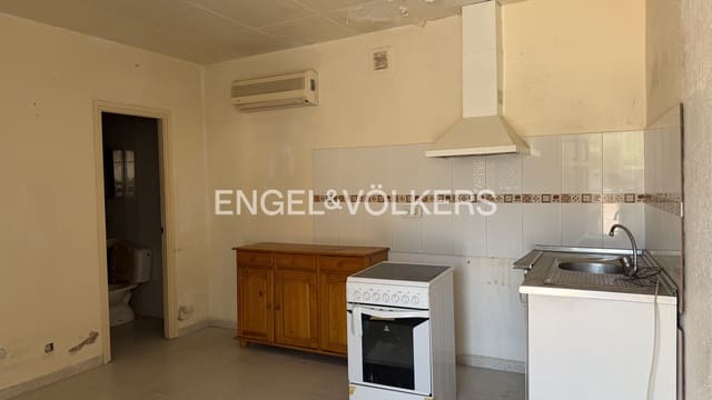 1 bedroom Townhouse for sale in Pedret i Marzà with garage - € 105,000 (Ref: 10014279)