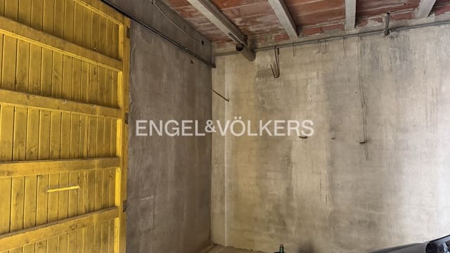 1 bedroom Townhouse for sale in Pedret i Marzà with garage - € 105,000 (Ref: 10014279)