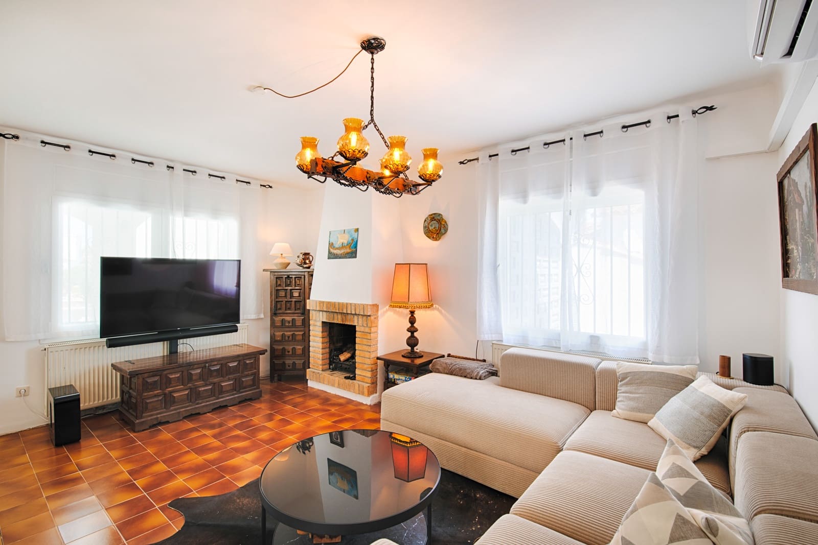 3 bedroom Villa for sale in Empuriabrava with garage - € 880,000 (Ref: 10019376)