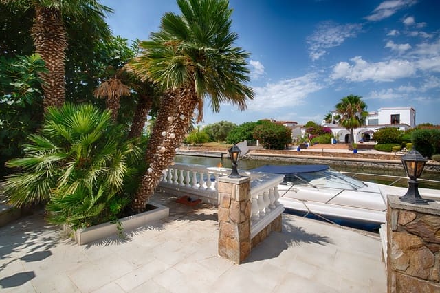 3 Zimmer Villa zu verkaufen in Empuriabrava, Castelló d'Empúries mit Garage - 880.000 € (Ref: 10019376)