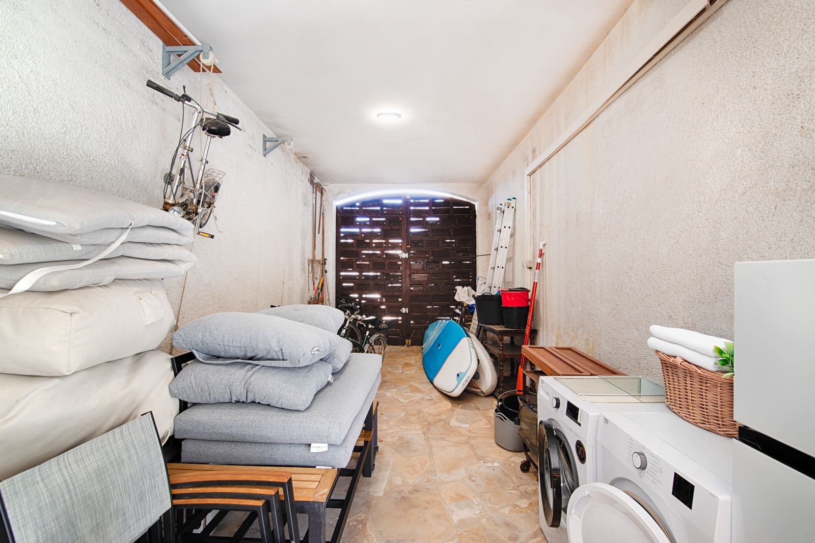 3 bedroom Villa for sale in Empuriabrava with garage - € 880,000 (Ref: 10019376)