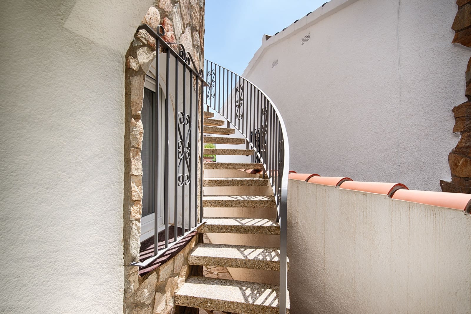3 bedroom Villa for sale in Empuriabrava with garage - € 880,000 (Ref: 10019376)