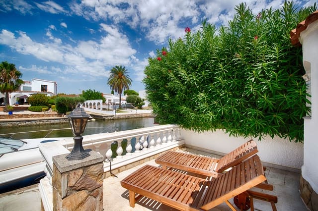 3 Zimmer Villa zu verkaufen in Empuriabrava, Castelló d'Empúries mit Garage - 880.000 € (Ref: 10019376)