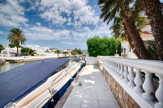 3 Zimmer Villa zu verkaufen in Empuriabrava, Castelló d'Empúries mit Garage - 880.000 € (Ref: 10019376)