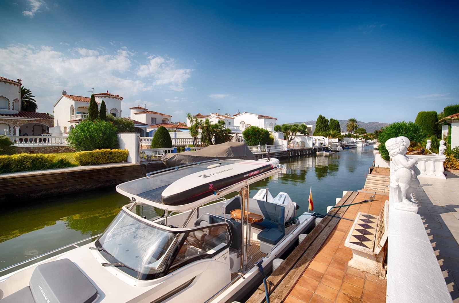 Chalet de 4 habitaciones en Empuriabrava en venta con piscina garaje - 1.680.000 € (Ref: 10019549)
