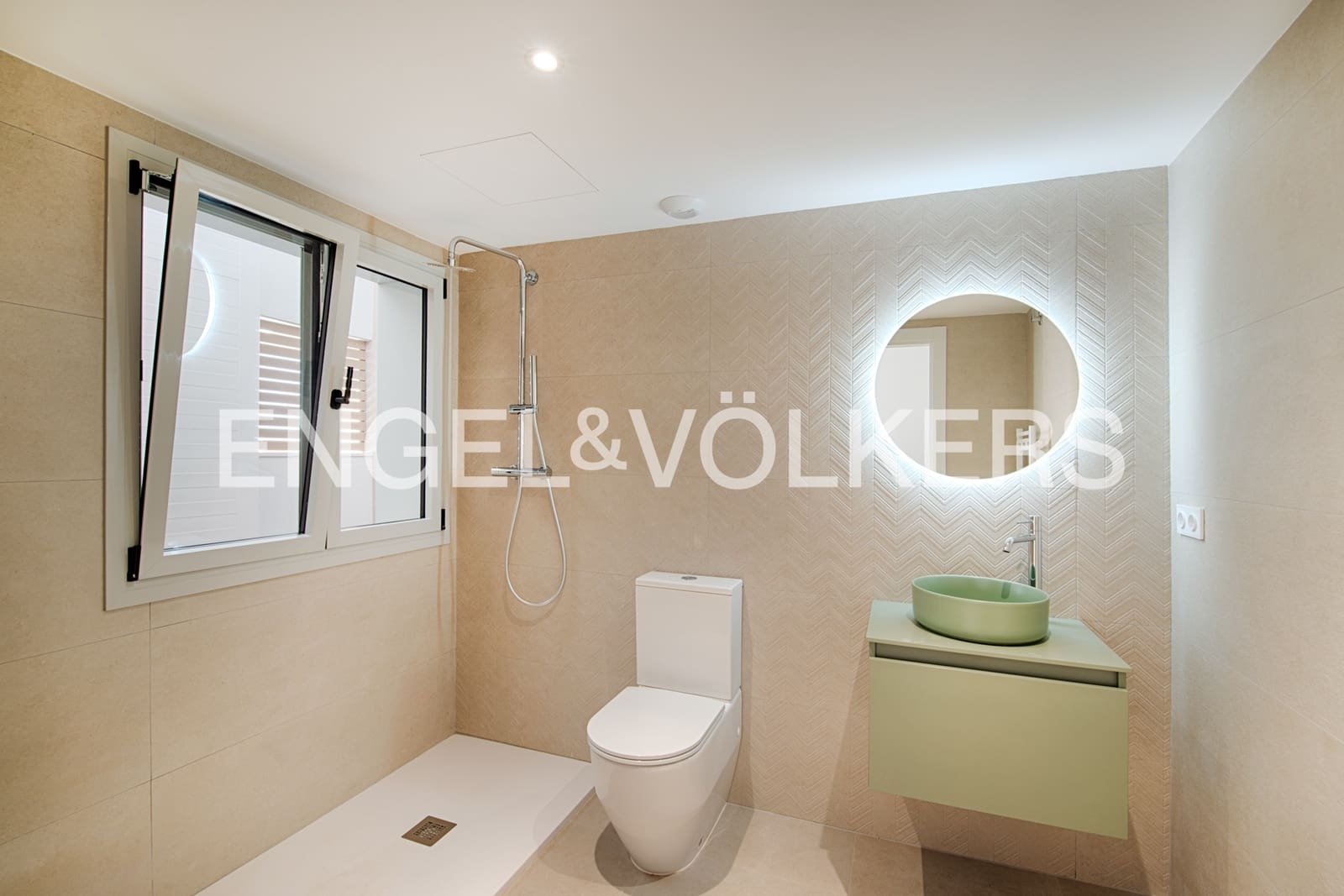 3 bedroom Penthouse for sale in Figueres with pool garage - € 440,000 (Ref: 10019801)
