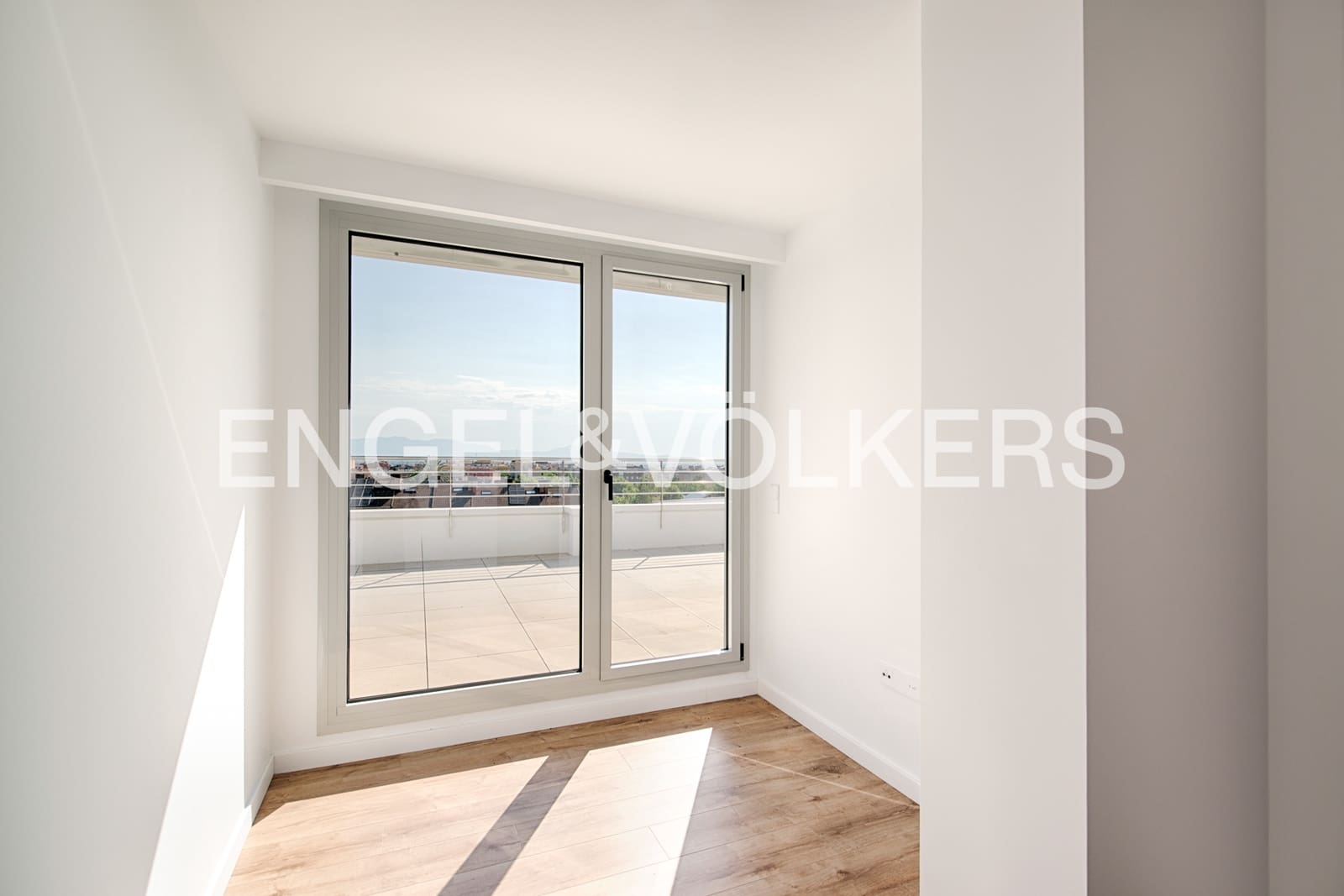 3 bedroom Penthouse for sale in Figueres with pool garage - € 440,000 (Ref: 10019801)