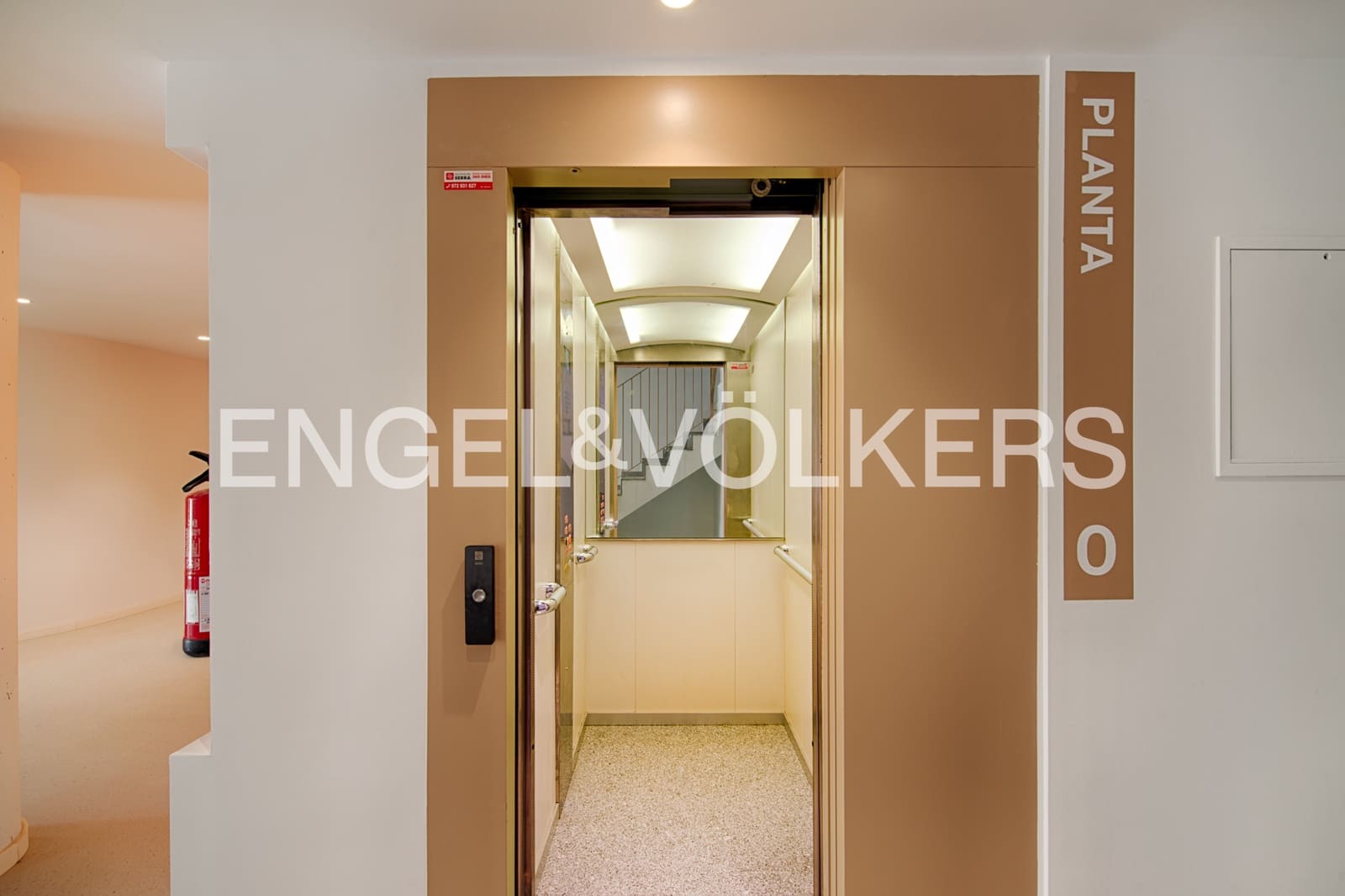 3 bedroom Penthouse for sale in Figueres with pool garage - € 440,000 (Ref: 10019801)