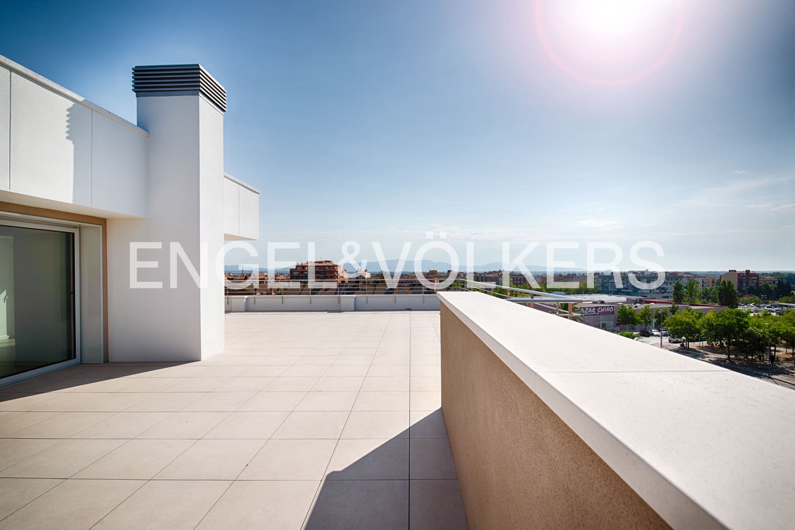 3 bedroom Penthouse for sale in Figueres with pool garage - € 440,000 (Ref: 10019801)