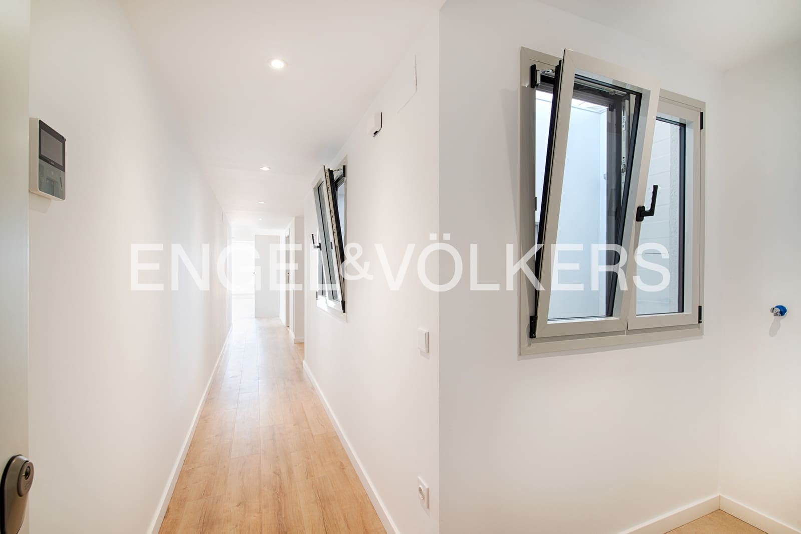 3 bedroom Penthouse for sale in Figueres with pool garage - € 440,000 (Ref: 10019801)
