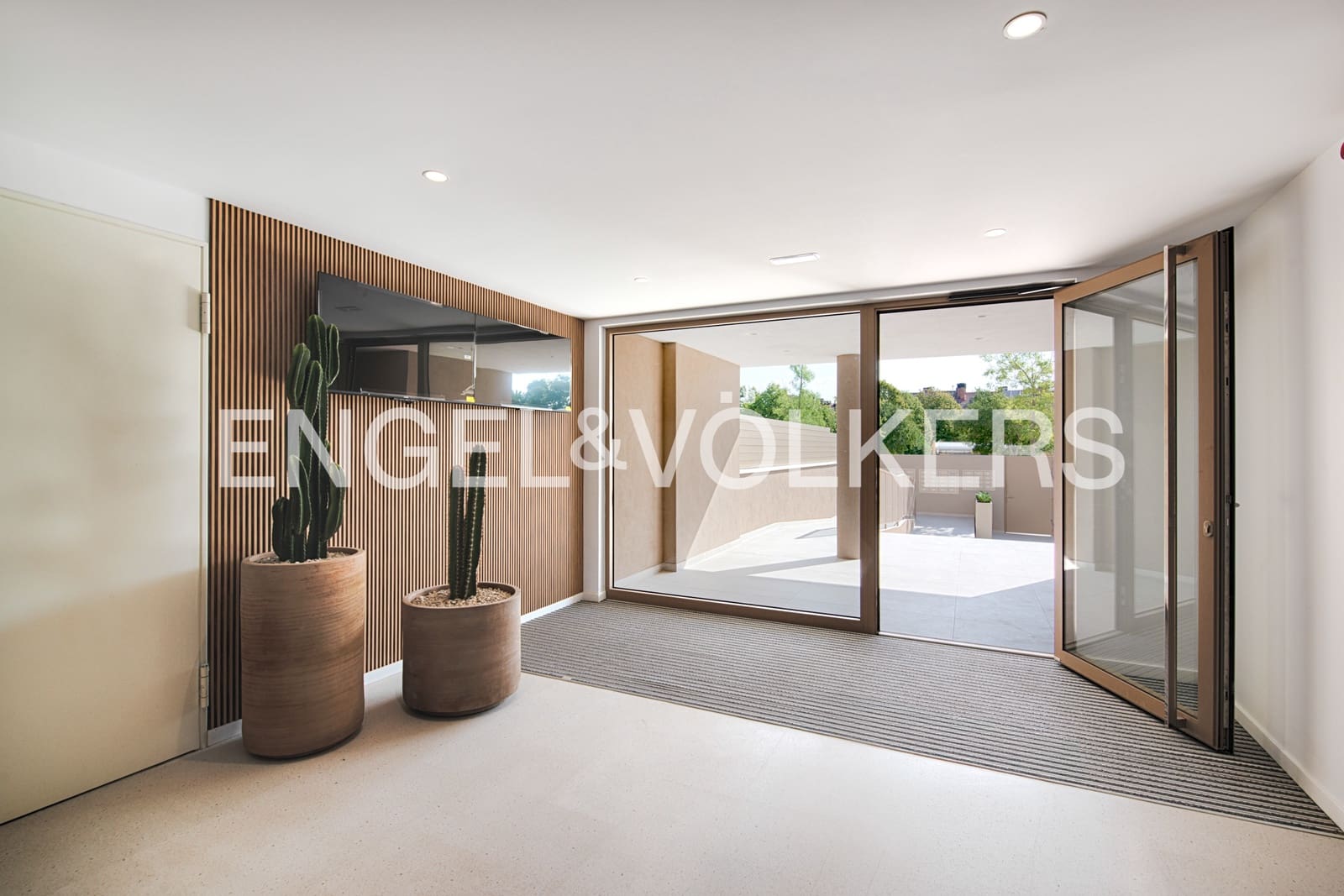 3 bedroom Penthouse for sale in Figueres with pool garage - € 440,000 (Ref: 10019801)