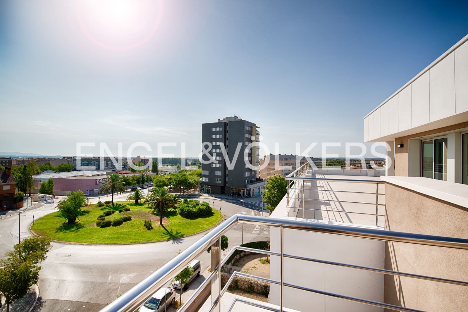3 bedroom Penthouse for sale in Figueres with pool garage - € 440,000 (Ref: 10019801)