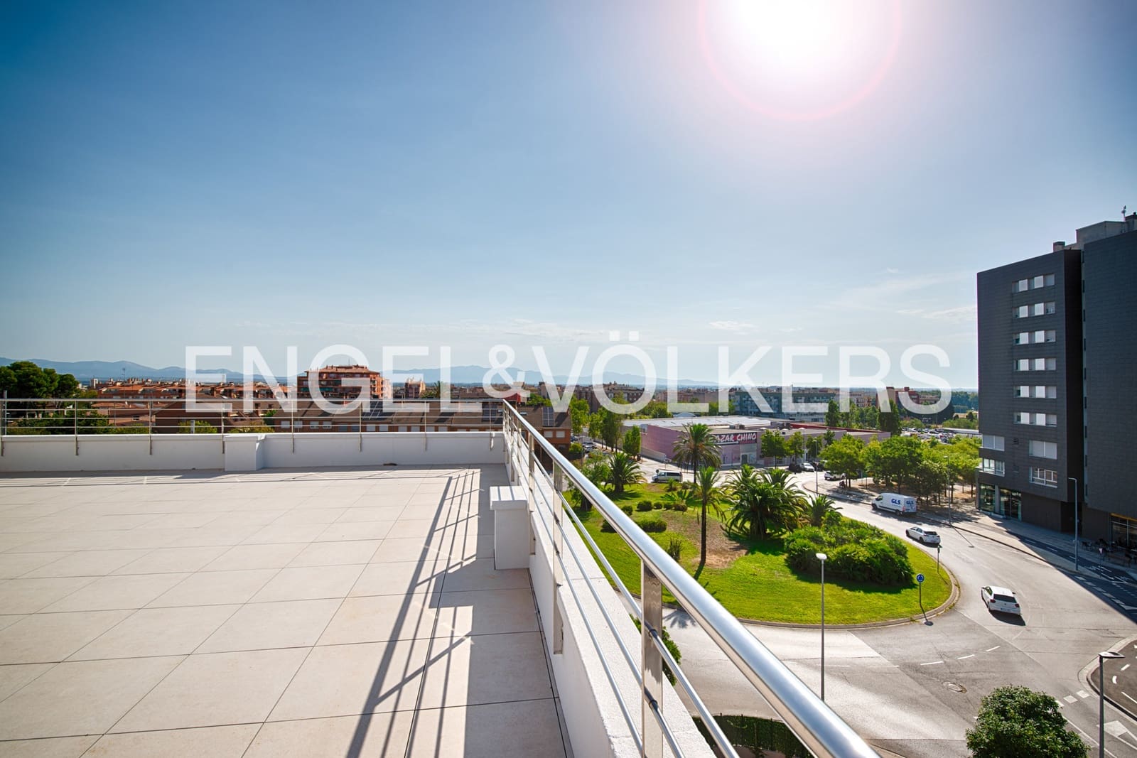 3 bedroom Penthouse for sale in Figueres with pool garage - € 440,000 (Ref: 10019801)
