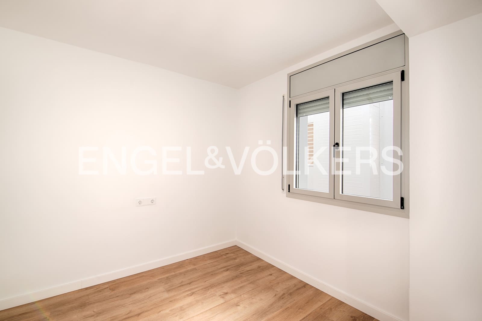3 sypialnia Penthouse na sprzedaż w Figueres z basenem garażem - 390 000 € (Ref: 10021210)