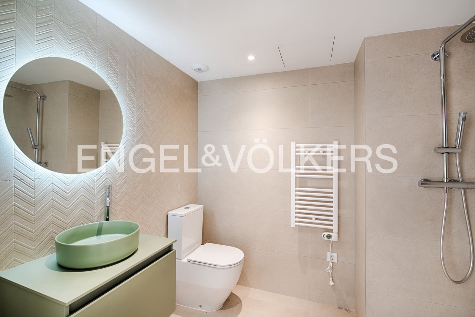 3 sypialnia Penthouse na sprzedaż w Figueres z basenem garażem - 390 000 € (Ref: 10021210)
