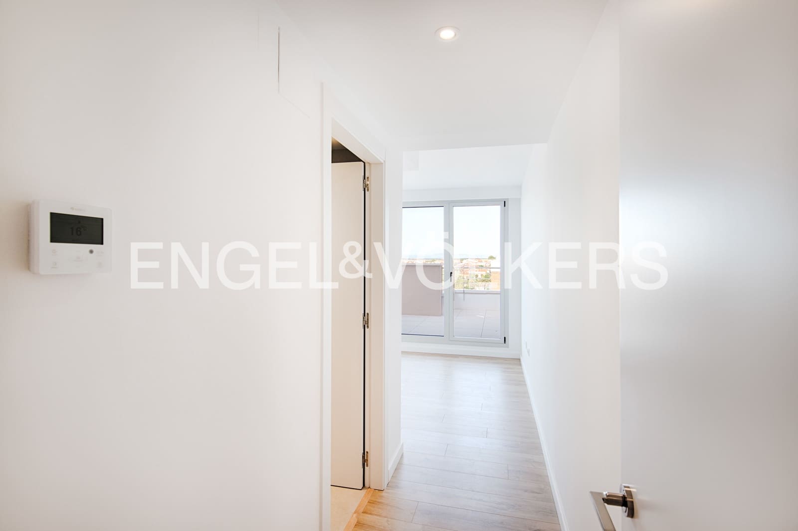 3 sypialnia Penthouse na sprzedaż w Figueres z basenem garażem - 390 000 € (Ref: 10021210)