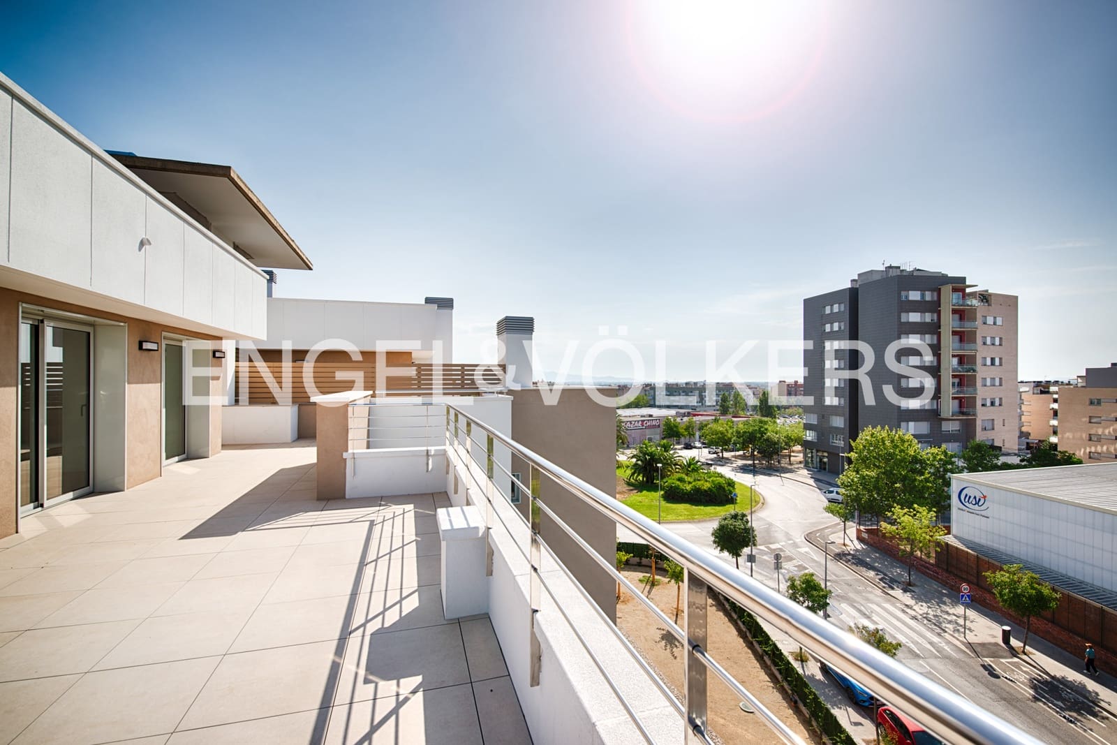 3 sypialnia Penthouse na sprzedaż w Figueres z basenem garażem - 390 000 € (Ref: 10021210)