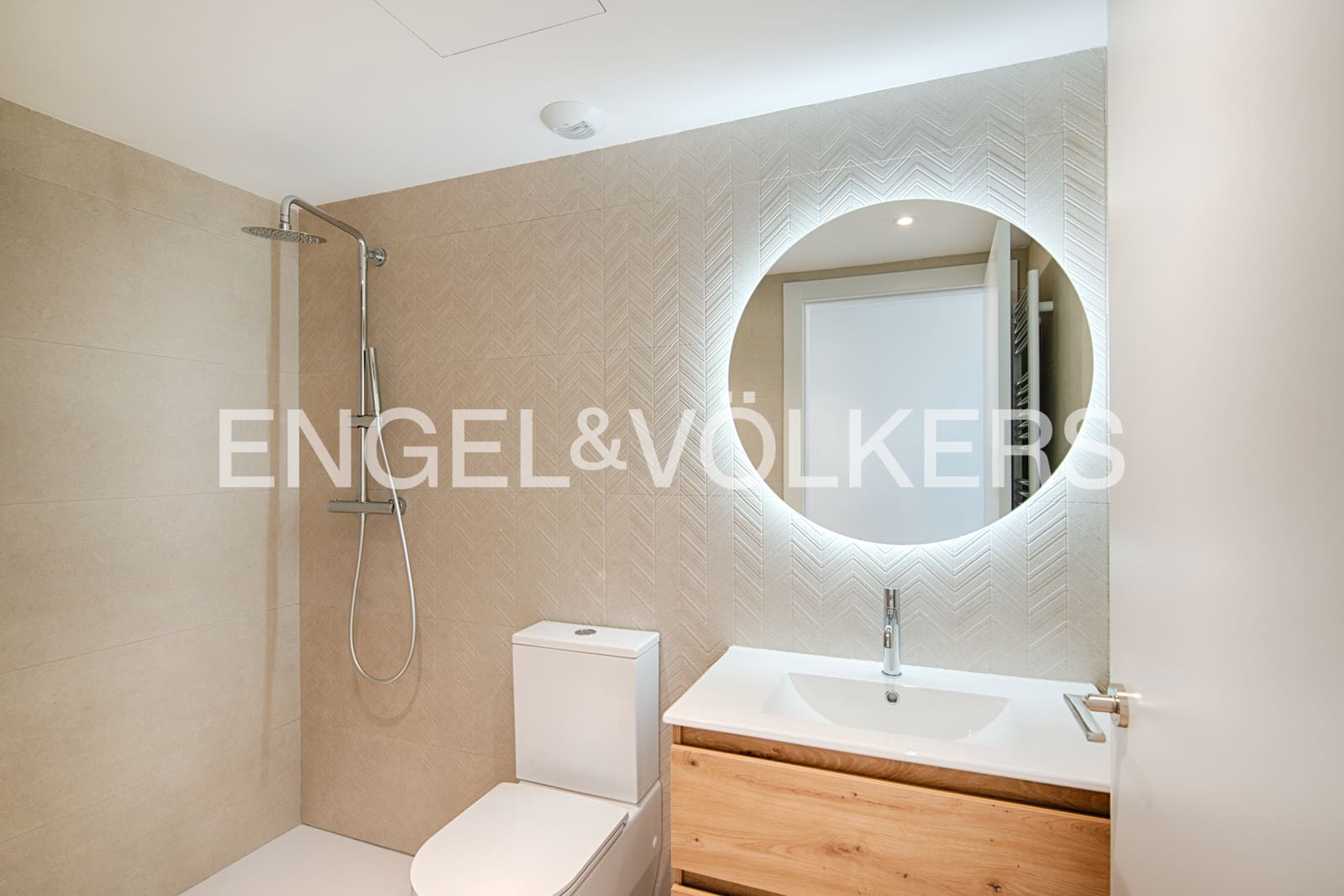 3 sypialnia Penthouse na sprzedaż w Figueres z basenem garażem - 390 000 € (Ref: 10021210)
