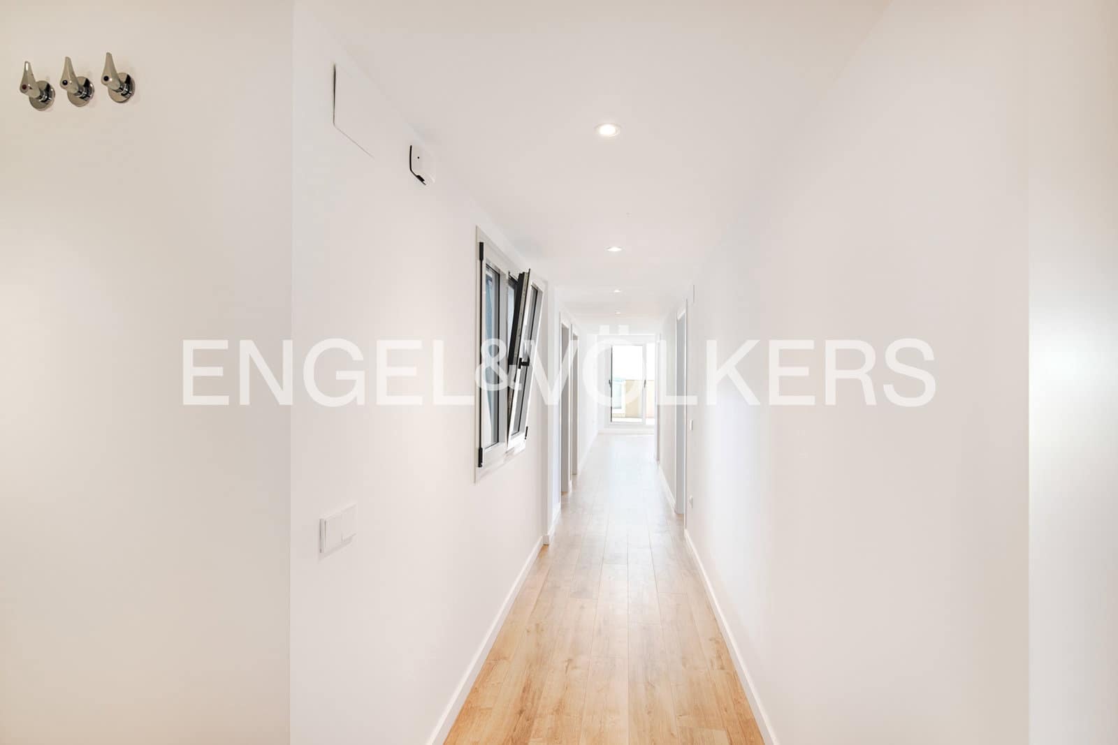 3 bedroom Penthouse for sale in Figueres with pool garage - € 390,000 (Ref: 10021210)