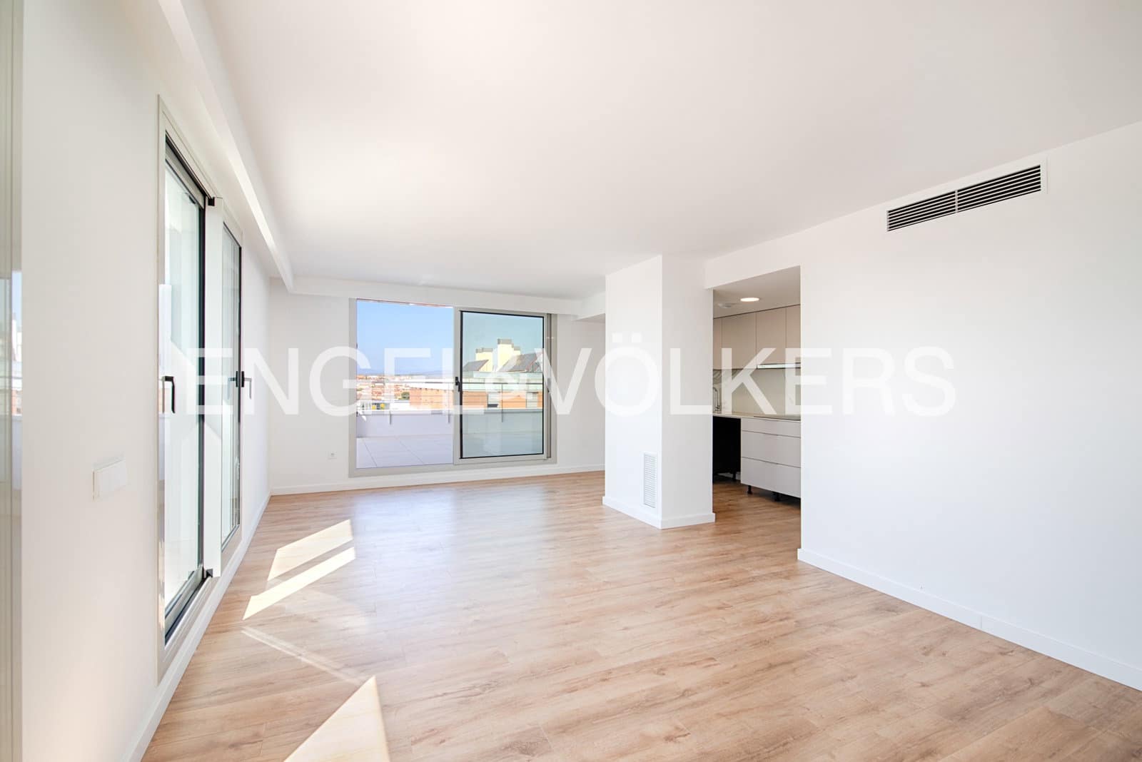 3 bedroom Penthouse for sale in Figueres with pool garage - € 390,000 (Ref: 10021210)