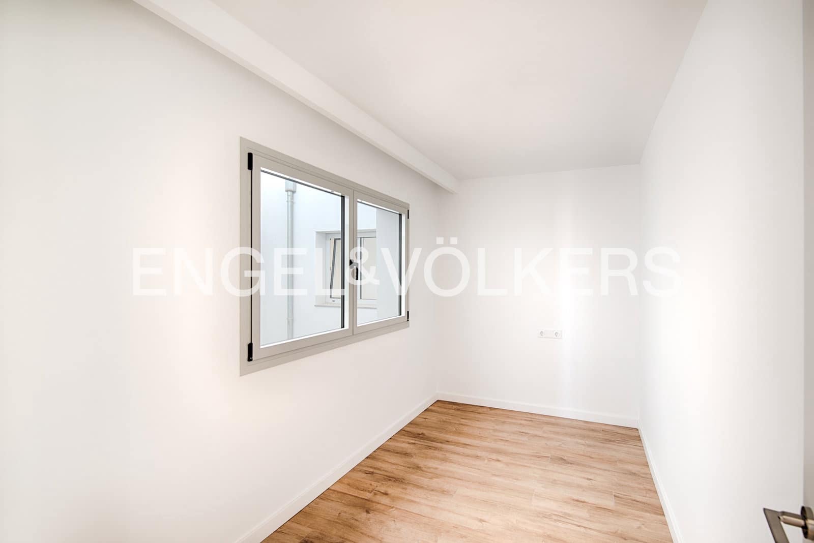 3 bedroom Penthouse for sale in Figueres with pool garage - € 390,000 (Ref: 10021210)