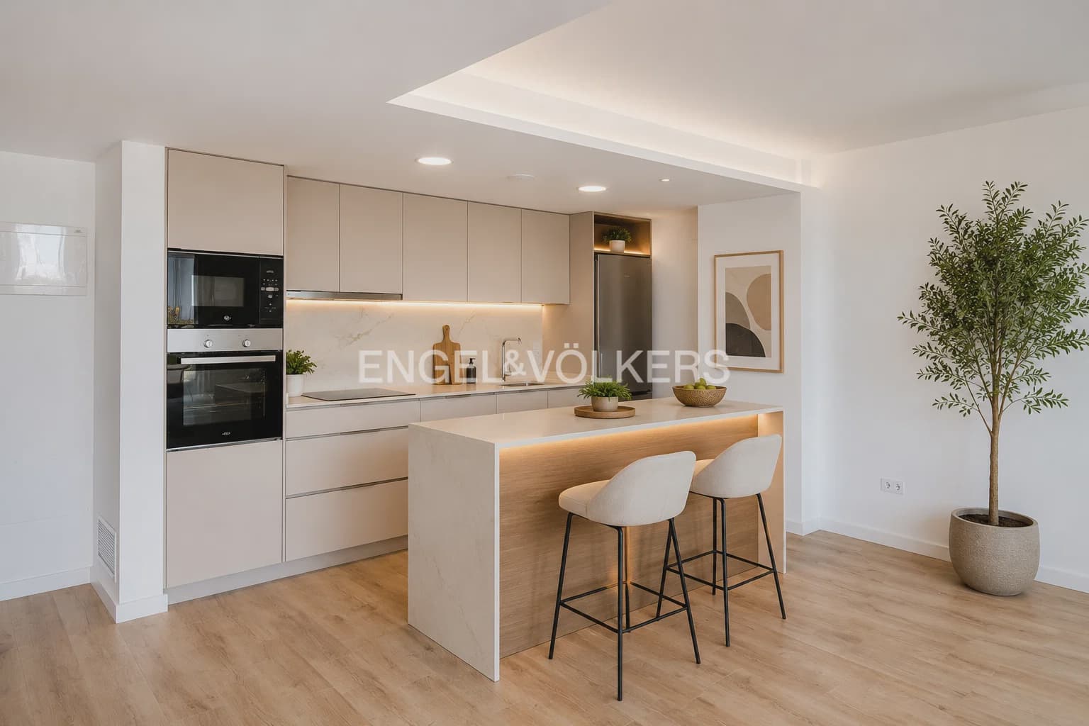 3 bedroom Penthouse for sale in Figueres with pool garage - € 310,000 (Ref: 10021662)