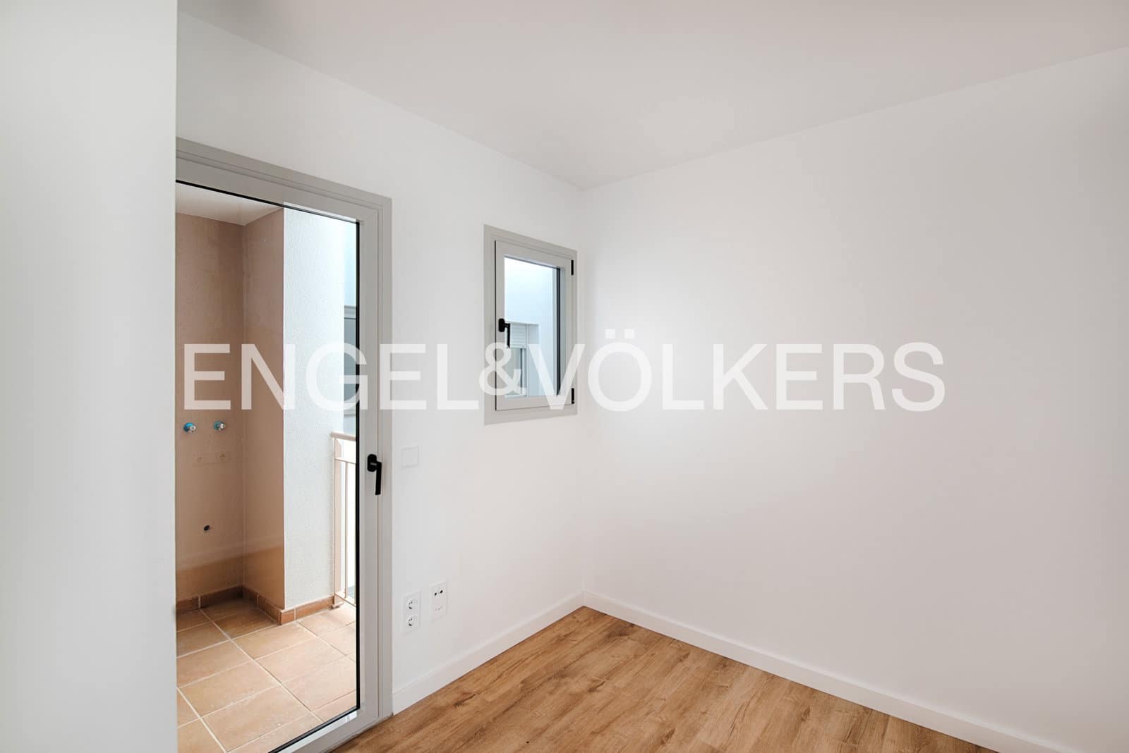 3 bedroom Penthouse for sale in Figueres with pool garage - € 310,000 (Ref: 10021662)