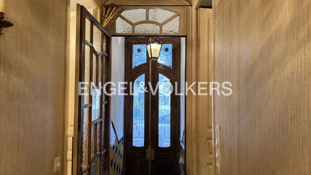 Adosado de 3 habitaciones en Figueres en venta - 350.000 € (Ref: 10031195)