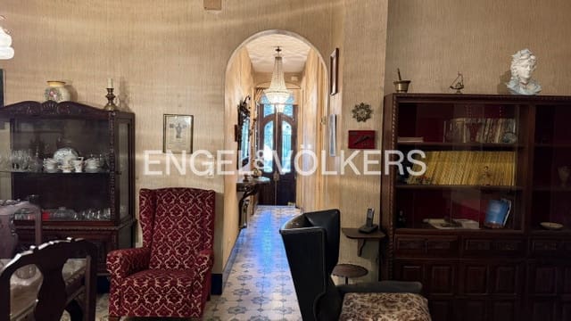 Adosado de 3 habitaciones en Figueres en venta - 350.000 € (Ref: 10031195)