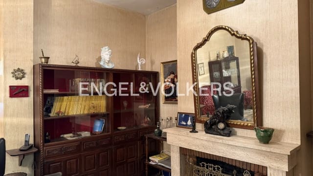 3 makuuhuone Rivitalo myytävänä paikassa Figueres - 350 000 € (Ref: 10031195)