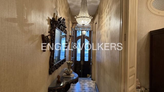 Adosado de 3 habitaciones en Figueres en venta - 350.000 € (Ref: 10031195)