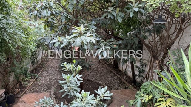 Adosado de 3 habitaciones en Figueres en venta - 350.000 € (Ref: 10031195)