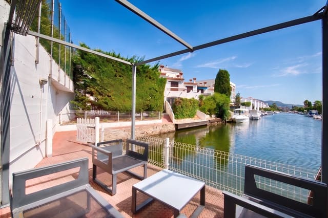 2 sypialnia Dom szeregowy na sprzedaż w Empuriabrava, Castelló d'Empúries z garażem - 445 000 € (Ref: 10033263)