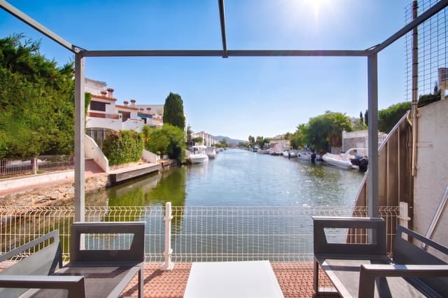 2 sypialnia Dom szeregowy na sprzedaż w Empuriabrava, Castelló d'Empúries z garażem - 445 000 € (Ref: 10033263)