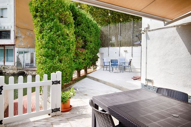 2 sypialnia Dom szeregowy na sprzedaż w Empuriabrava, Castelló d'Empúries z garażem - 445 000 € (Ref: 10033263)