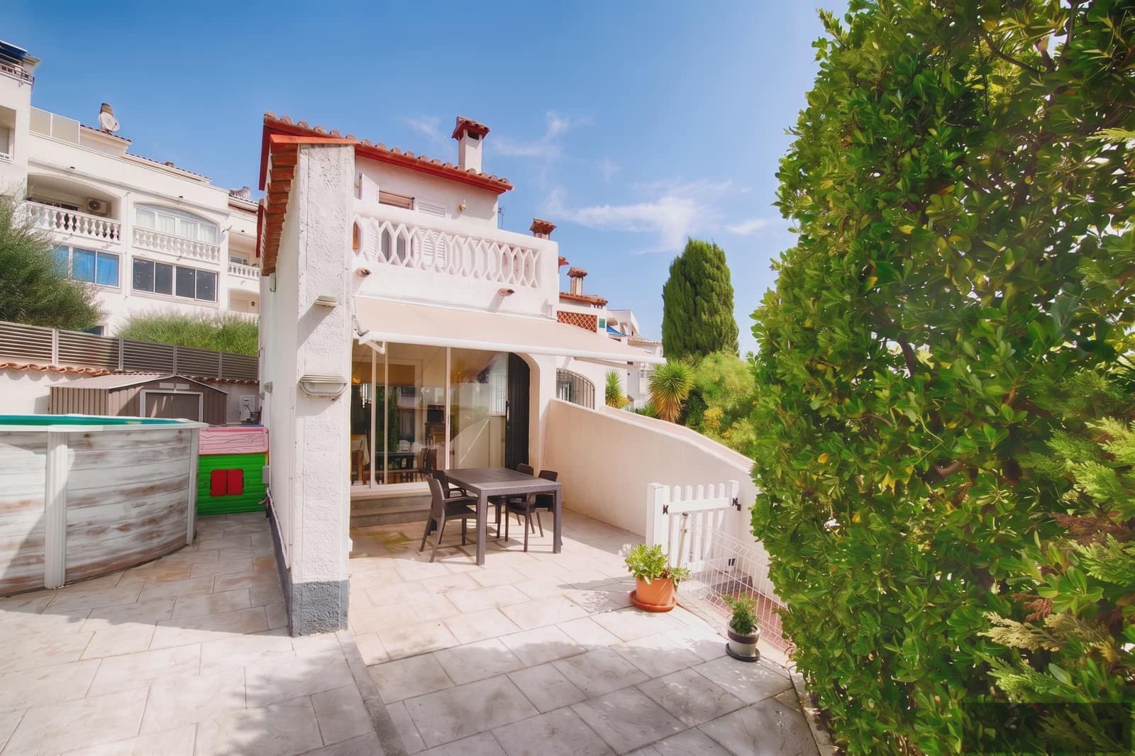 2 bedroom Terraced Villa for sale in Empuriabrava with garage - € 435,000 (Ref: 10033263)