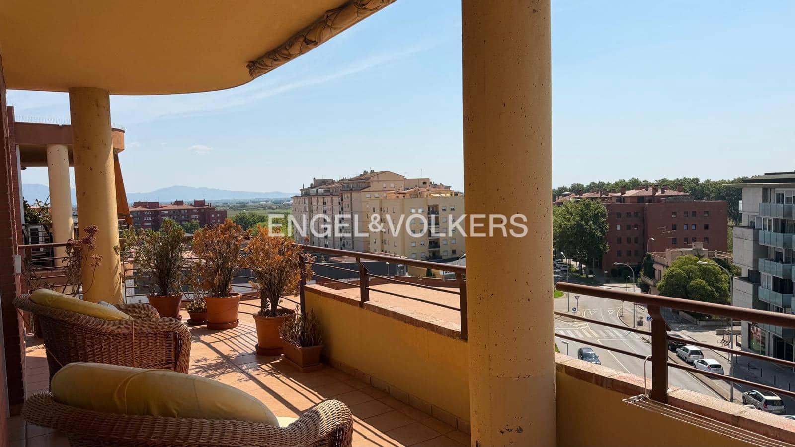 3 bedroom Apartment for sale in Figueres with pool garage - € 265,000 (Ref: 10035813)