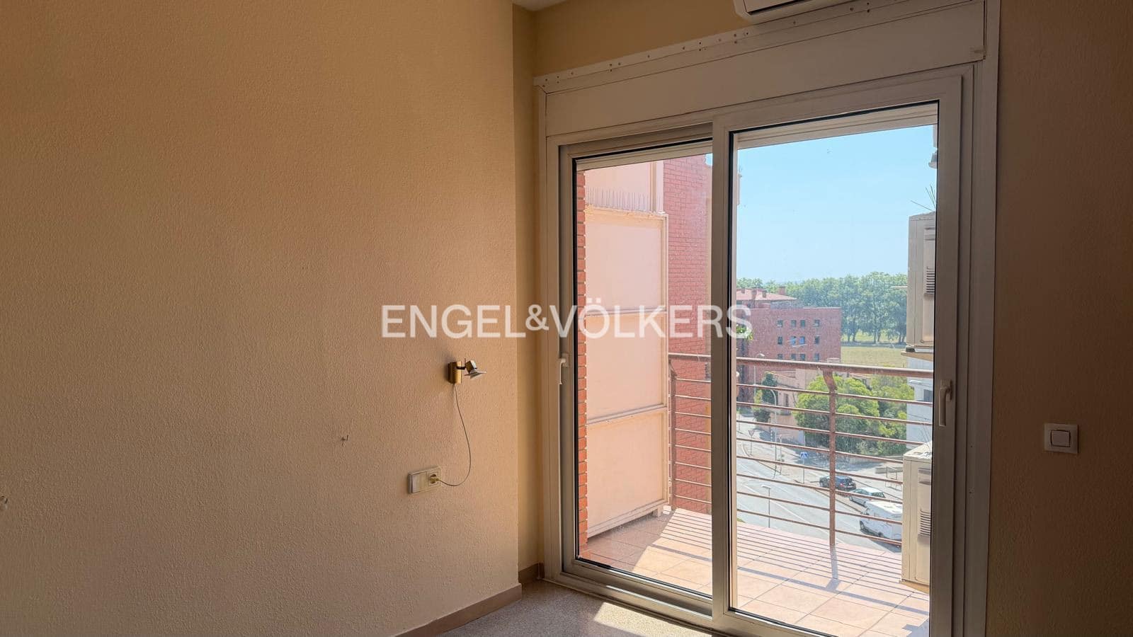 3 bedroom Apartment for sale in Figueres with pool garage - € 265,000 (Ref: 10035813)