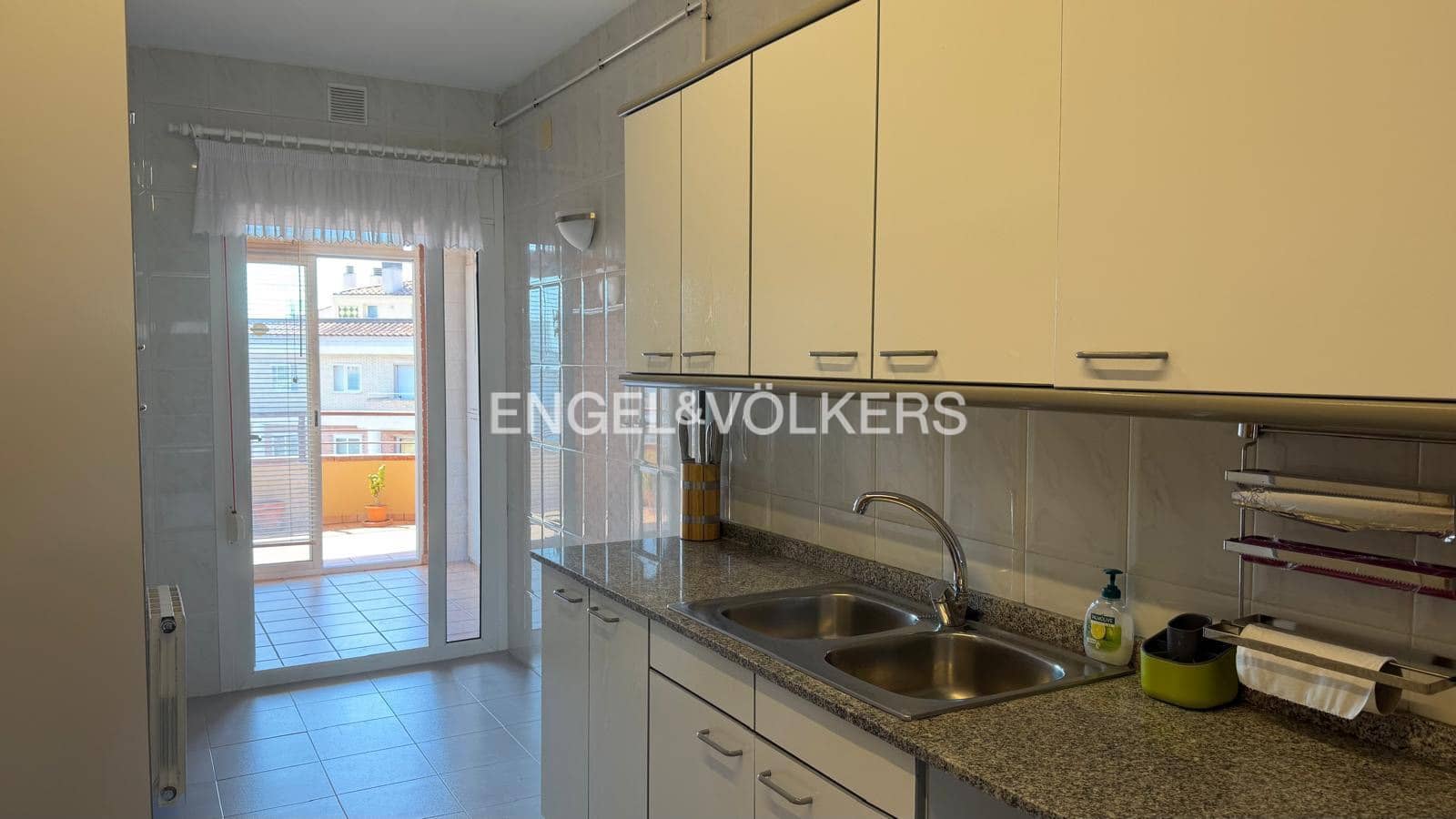 3 bedroom Apartment for sale in Figueres with pool garage - € 265,000 (Ref: 10035813)