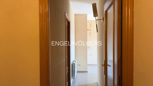 Apartamento de 3 habitaciones en Figueres en venta con piscina garaje - 265.000 € (Ref: 10035813)