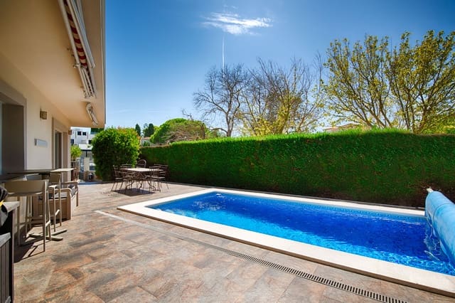 4 camera da letto Villa in vendita in Empuriabrava, Castelló d'Empúries con piscina garage - 820.000 € (Rif: 10039175)