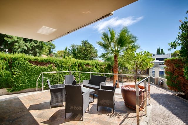 4 camera da letto Villa in vendita in Empuriabrava, Castelló d'Empúries con piscina garage - 820.000 € (Rif: 10039175)