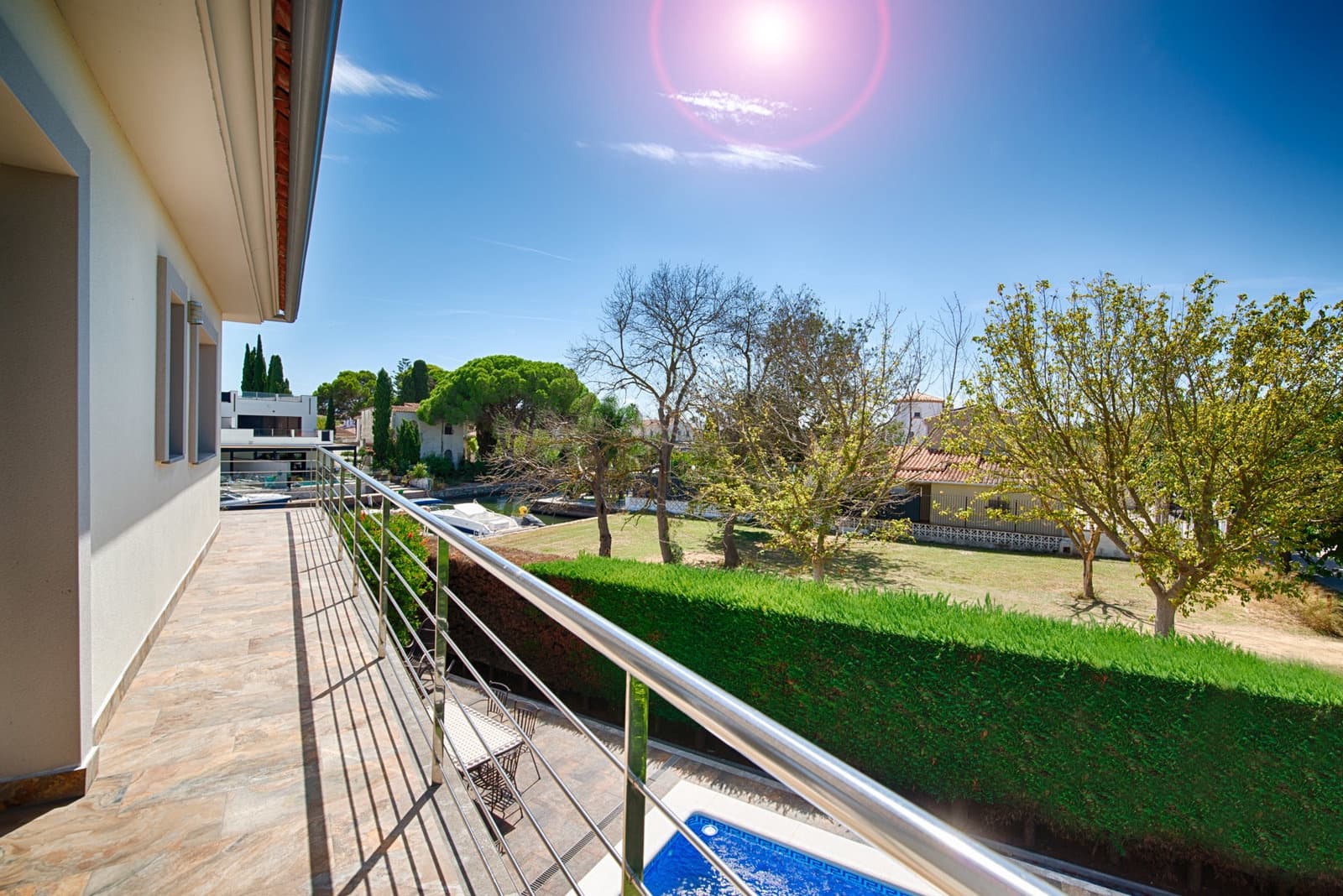 4 bedroom Villa for sale in Empuriabrava with pool garage - € 820,000 (Ref: 10039175)