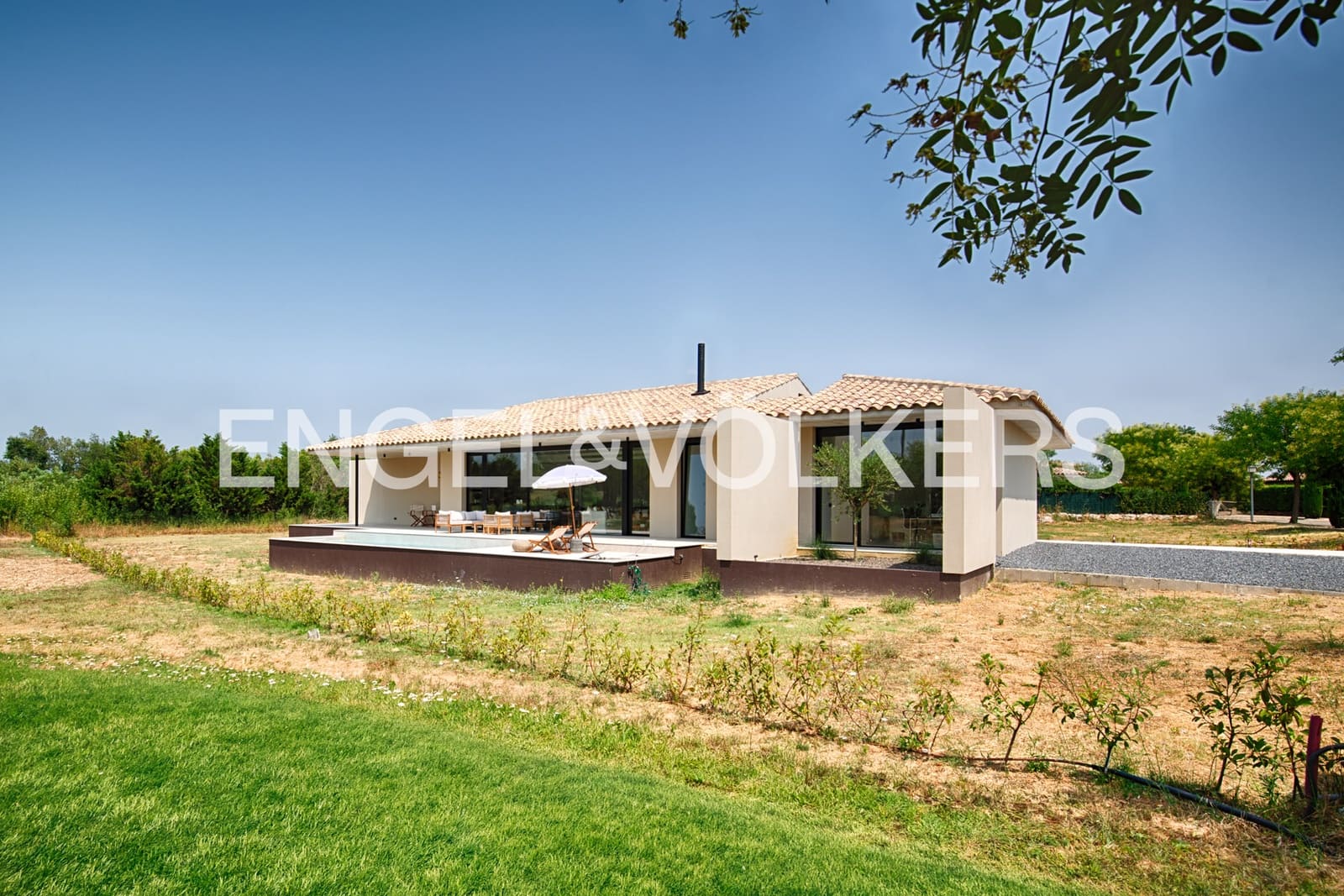 4 bedroom Villa for sale in Navata with pool garage - € 1,150,000 (Ref: 10041898)