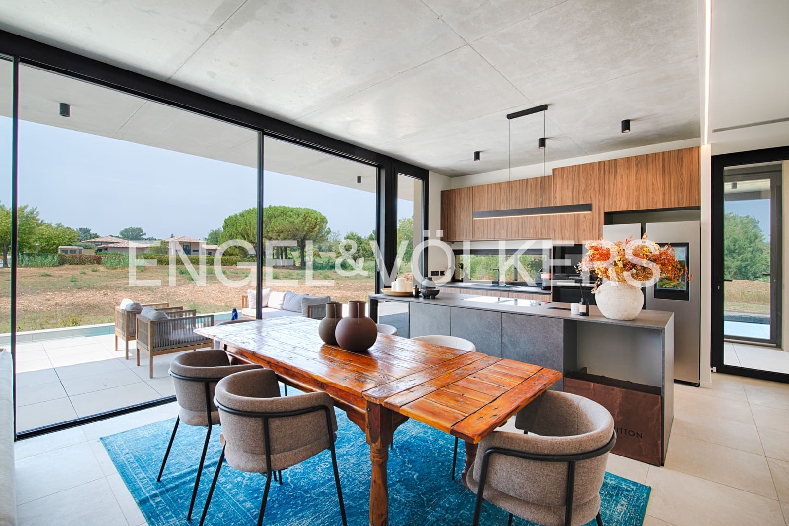 4 bedroom Villa for sale in Navata with pool garage - € 1,150,000 (Ref: 10041898)