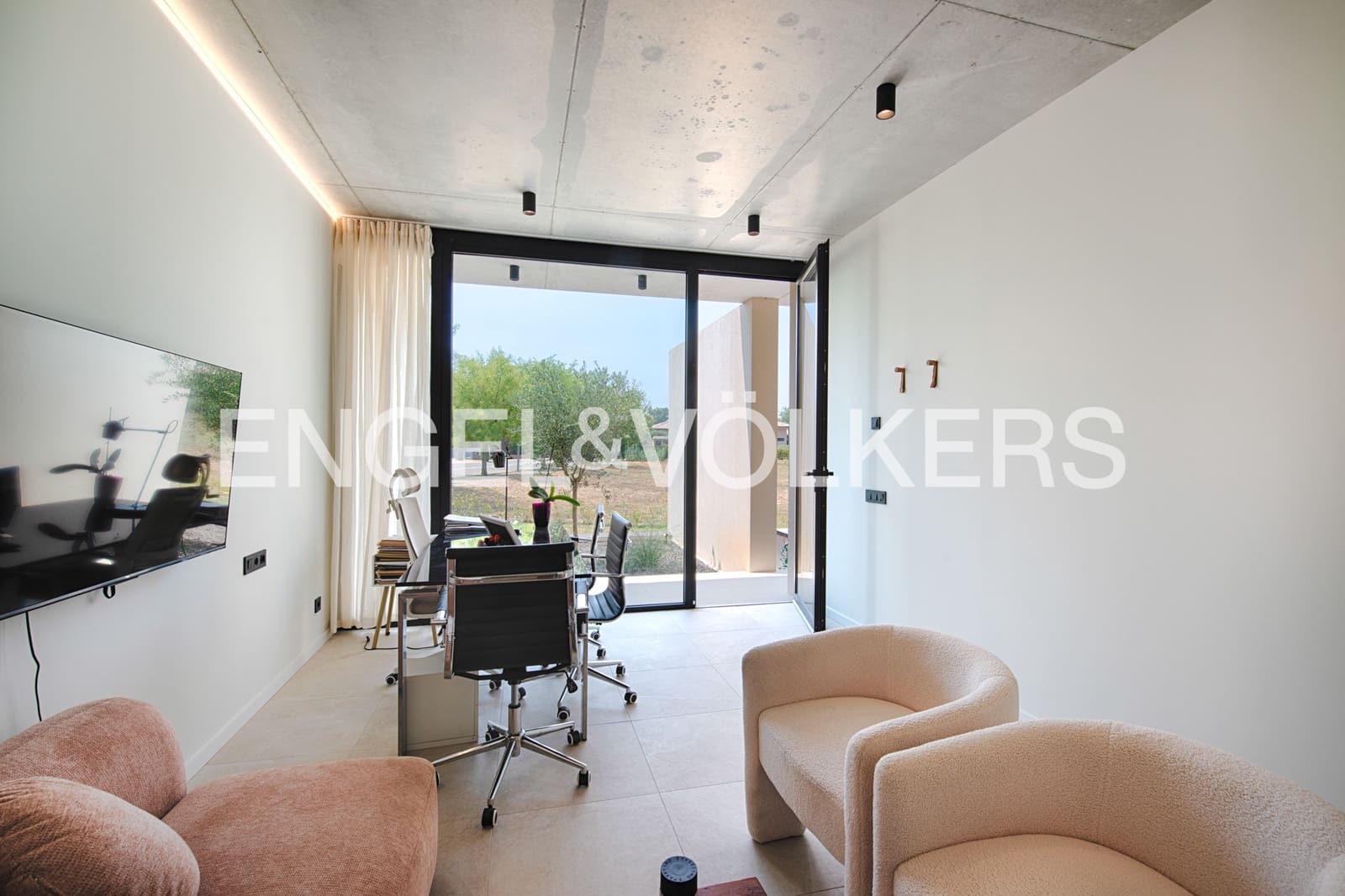4 bedroom Villa for sale in Navata with pool garage - € 1,150,000 (Ref: 10041898)