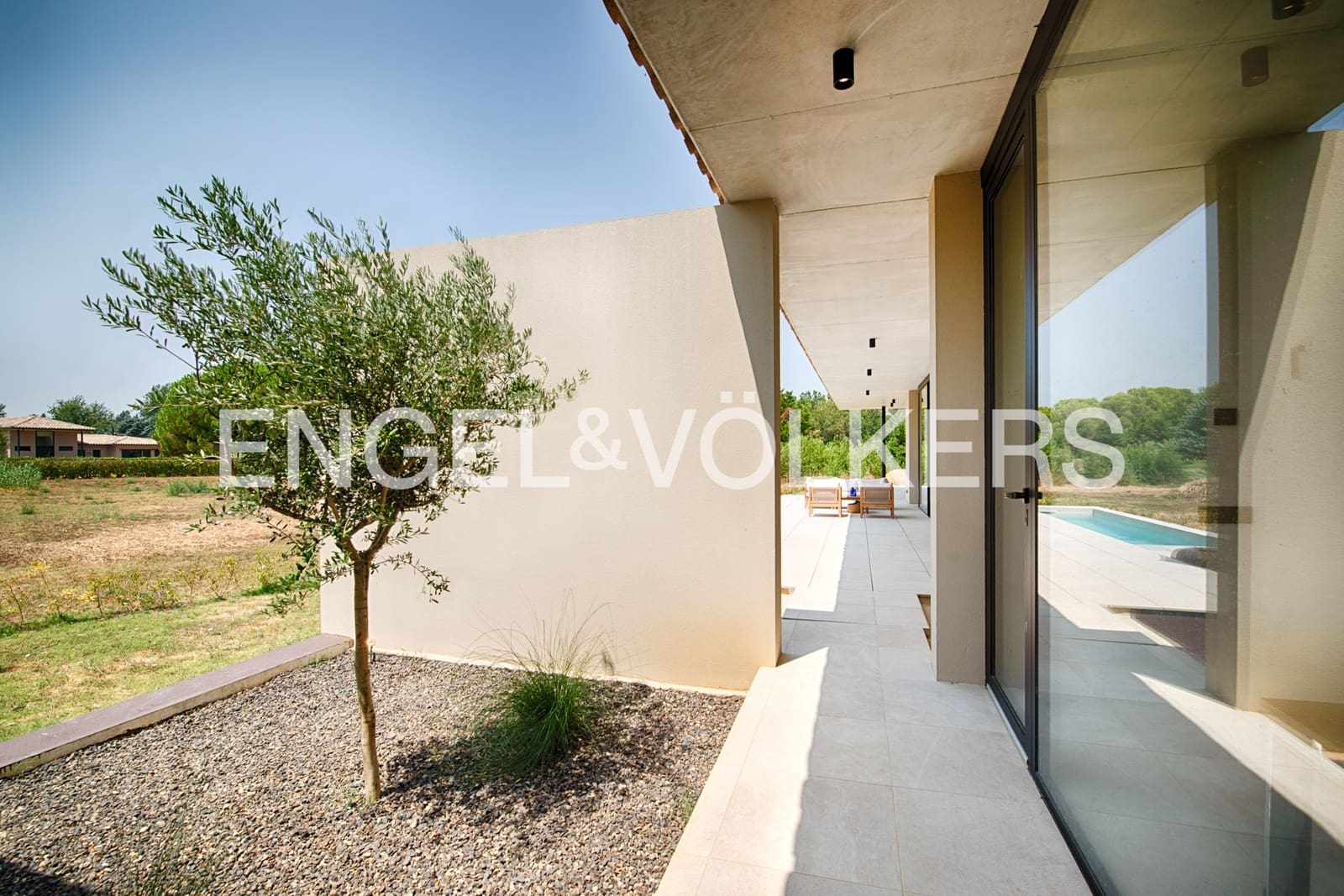 4 bedroom Villa for sale in Navata with pool garage - € 1,150,000 (Ref: 10041898)