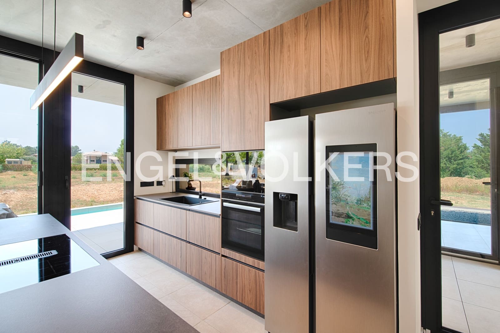 4 bedroom Villa for sale in Navata with pool garage - € 1,150,000 (Ref: 10041898)